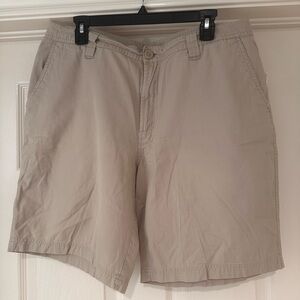 Columbia size 36 with 10in inseam color khaki